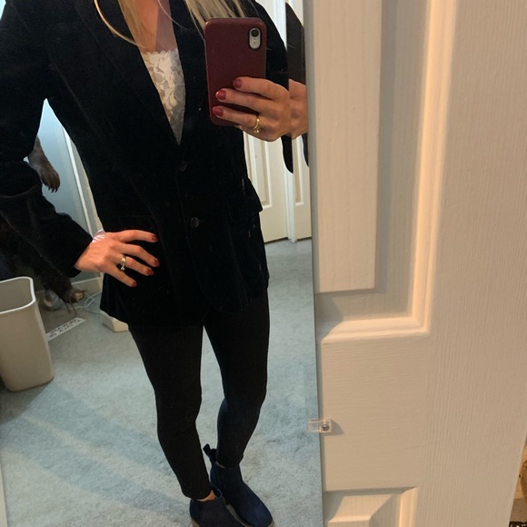 VTG classic black velvet blazer w/pocket detail - Picture 8 of 8